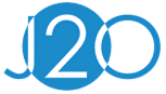 Logo blanc stylisé "J2O". Les chiffres "2" et la lettre "O" sont inscrits dans un cercle bleu, le "J" chevauche à gauche.